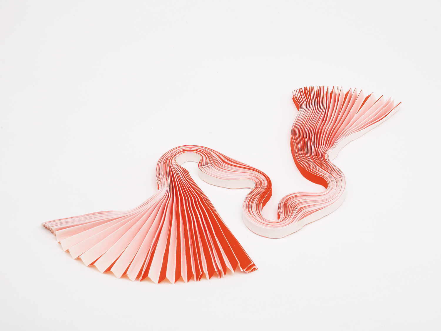 Siebdruck auf Baumwolle, mit Tape plissiert (Vorderseite)