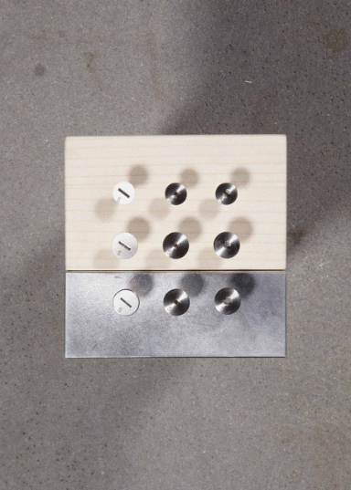 '123', eine Kollektion aus universellen Schrauben