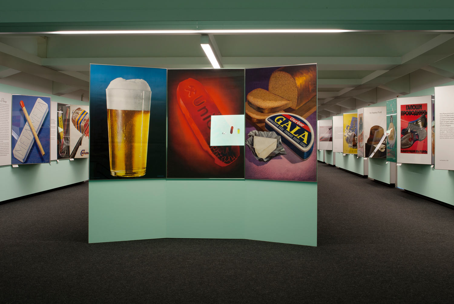 „Magie der Dinge – Das Produktplakat“, Plakatausstellung, Museum für Gestaltung Zürich