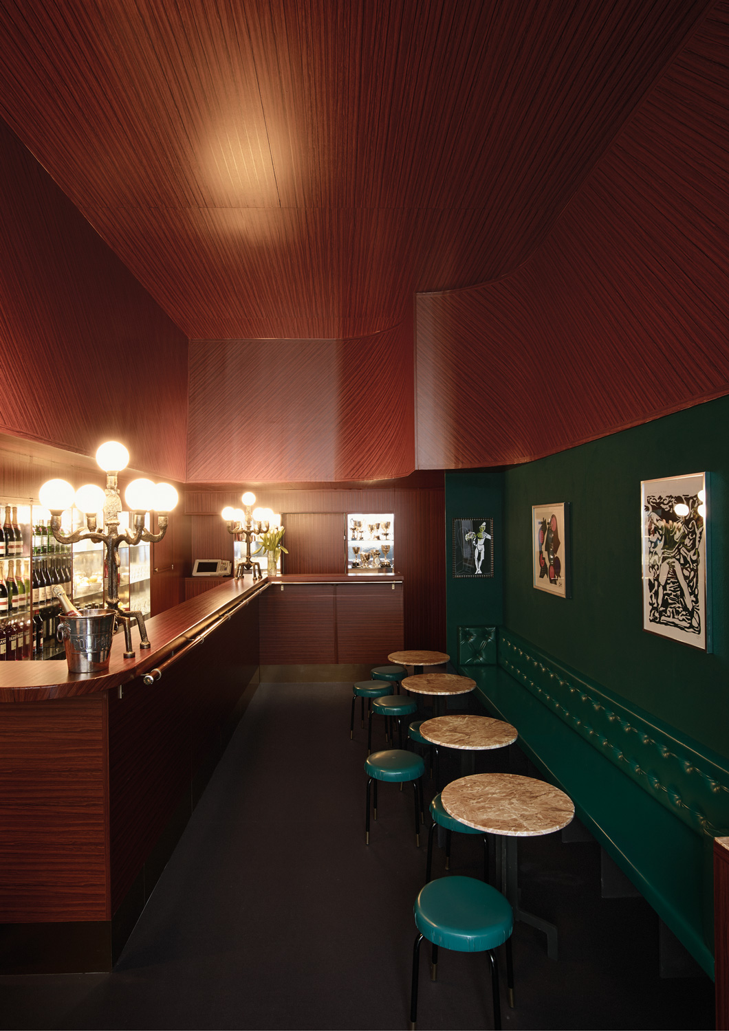 Krönlihalle Bar, eine begehbare Skulptur und gleichzeitig eine ehemalig funktionierende Bar