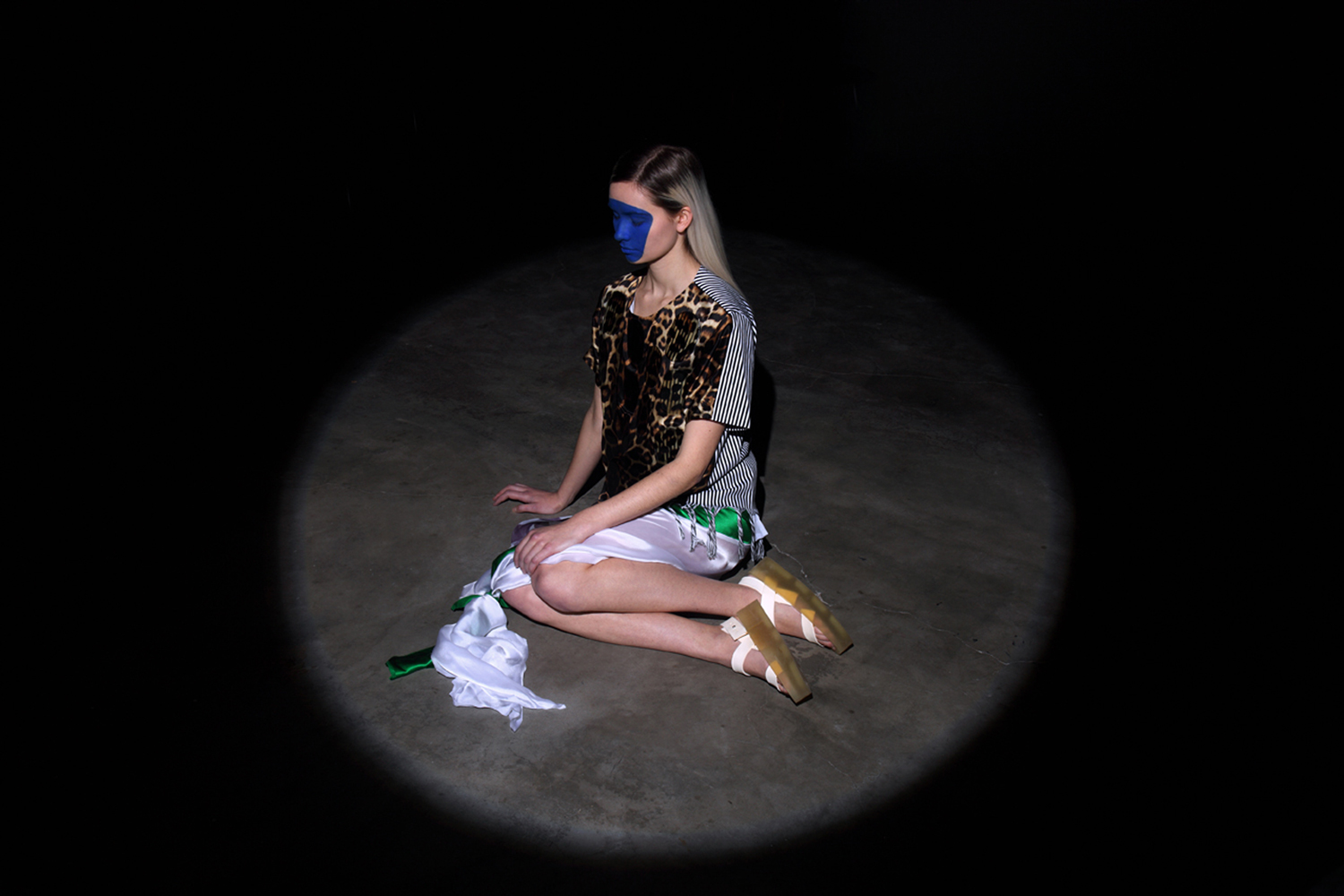 #1, Frauenkollektion und Accessoires, Diplomarbeit