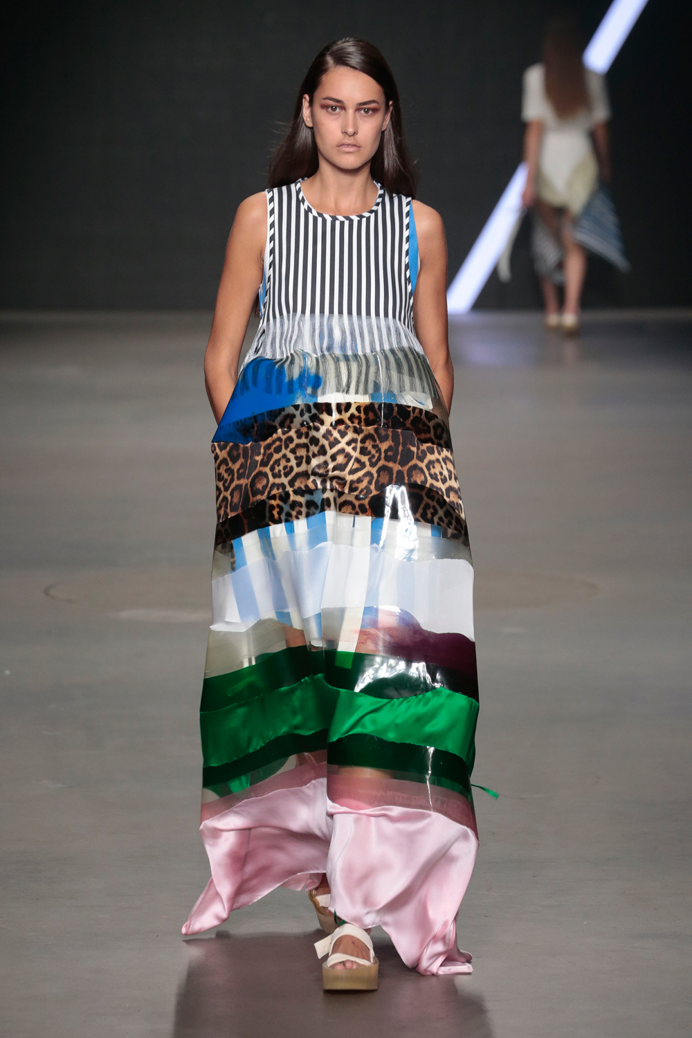 #1, Frauenkollektion und Accessoires, Diplomarbeit