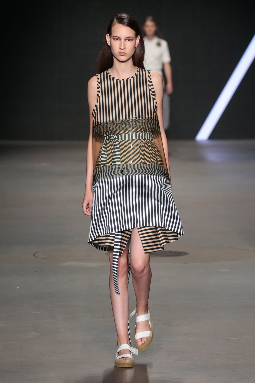 #1, Frauenkollektion und Accessoires, Diplomarbeit