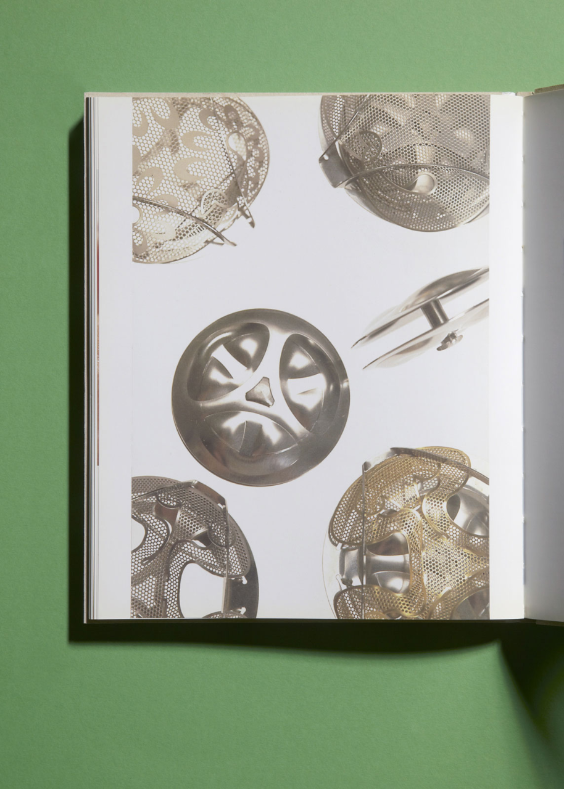 Schmuck - Tradition - Identität - eine Neuauffassung