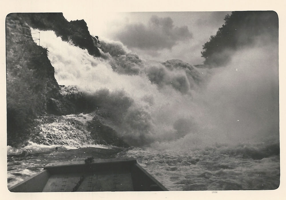 ‘Les cendres au fond du jardin’, photo book