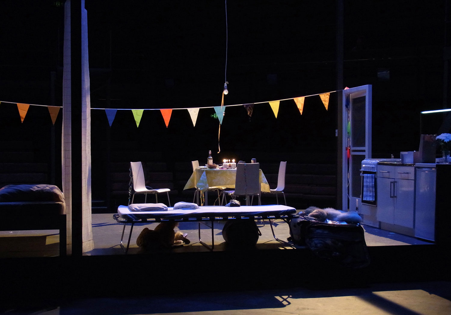 « A Streetcar Named Desire » (Tennessee Williams), Szenografie für das Young Vic Theatre, London