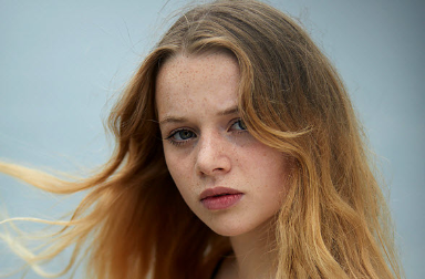 Luna Wedler/ Blue my mind