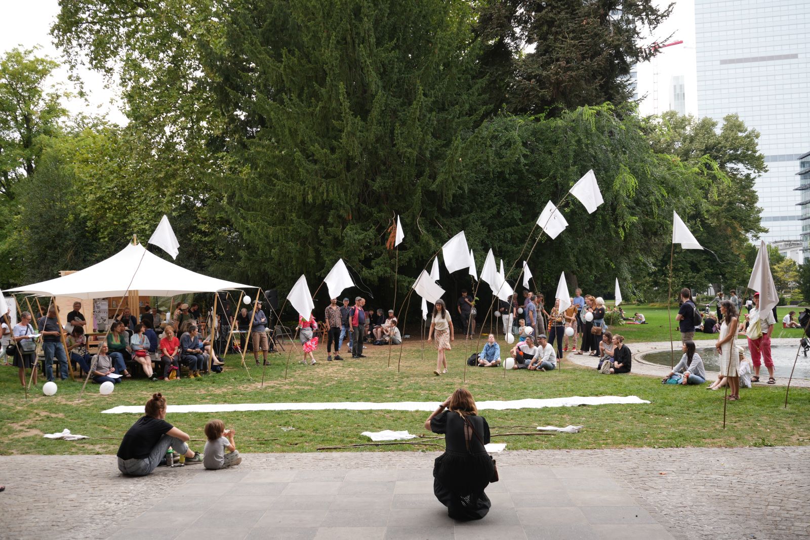 Foto 1 Revolving Histories