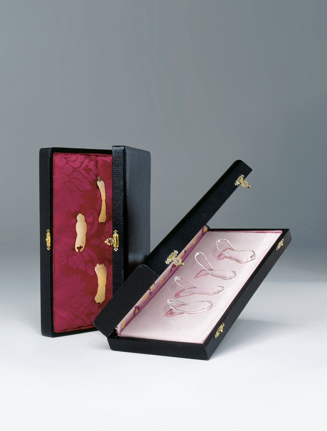 'Schattenbroschen', 8 broches