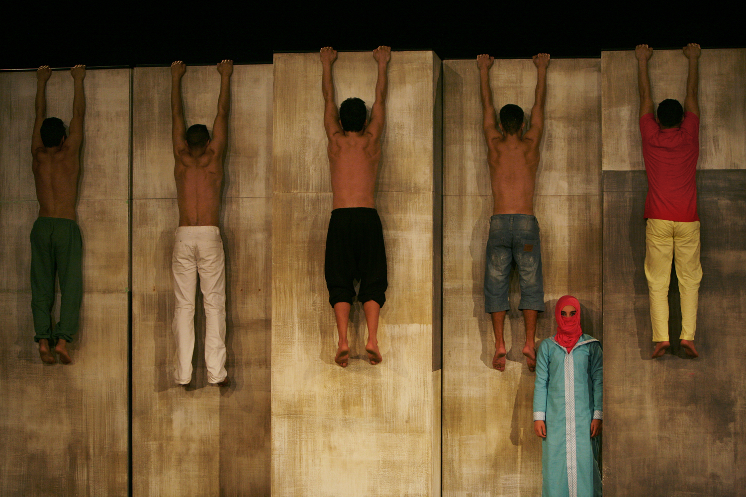 'Chouf Ouchouf', pièce de théâtre acrobatique