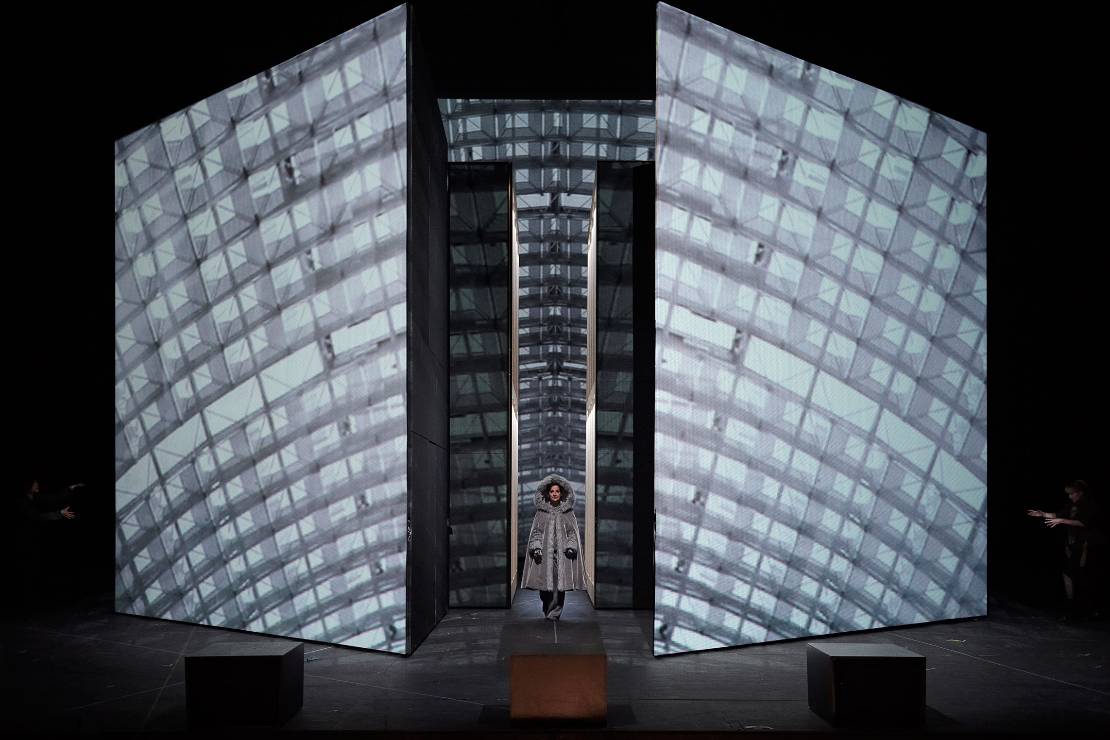 Projection de Vidéo de 'Teseo' (Georg Friedrich Händel) et 'Nos' (Dimitri Schostakowitsch)