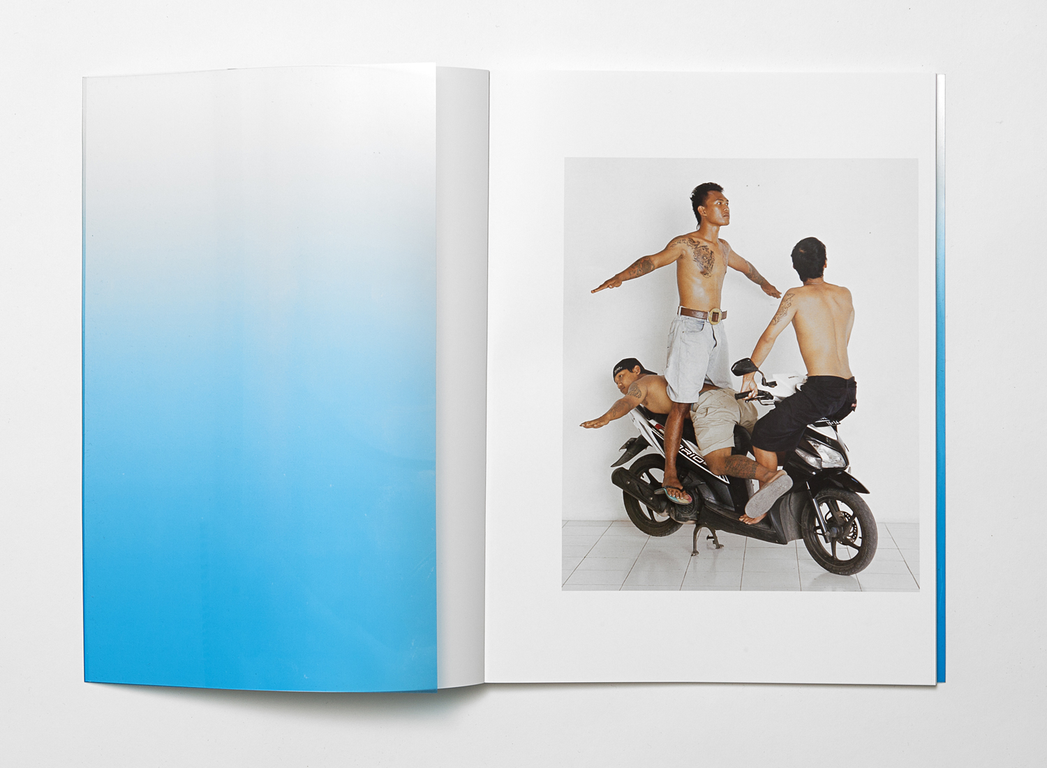 «164° On The Equator», travail photographique et éditorial