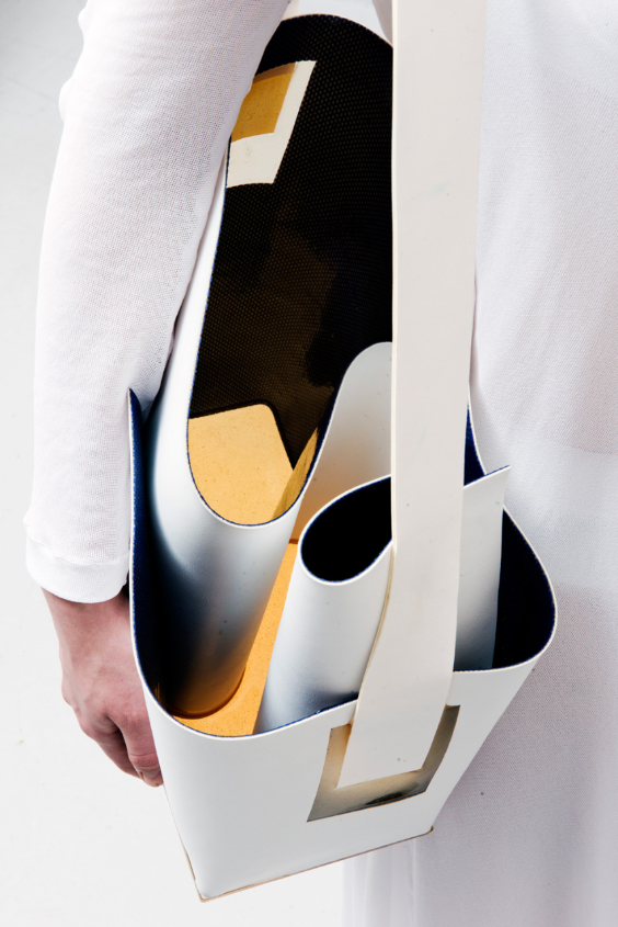 «Urethane Pool», collection de vêtements pour femmes et accessoires