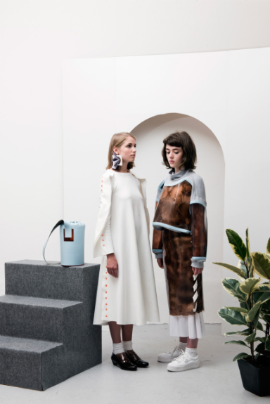 «Urethane Pool», collection de vêtements pour femmes et accessoires