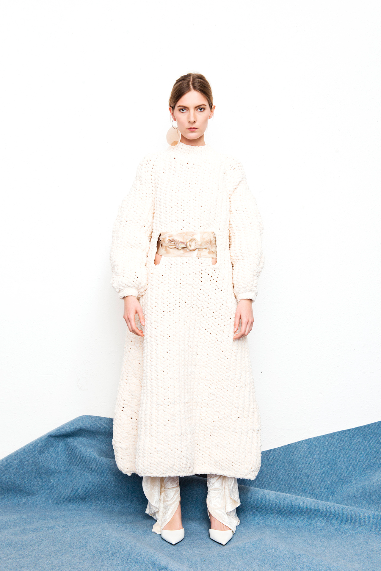 Urethane Pool, chapitre 2 (collection de vêtements pour femmes et accessoires), travail de diplôme (MA), 2017