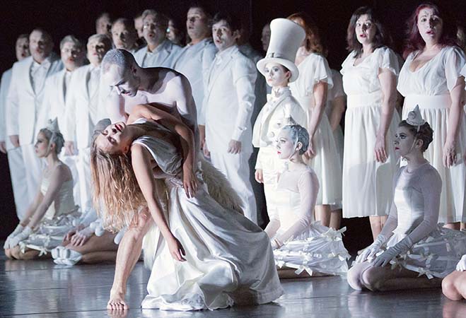 «Requiem»: Tanzcompagnie Konzert Theater Bern 